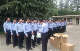 甲方單位領(lǐng)導(dǎo)高溫慰問項(xiàng)目隊(duì)員