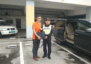 粗心旅客丟行李  熱心特保幫找回