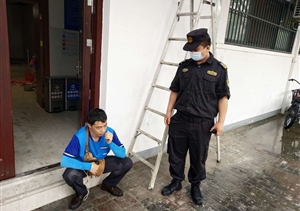 外賣小哥當街發(fā)病  緊急關(guān)頭保安施救——宗保公司駐市委黨校項目