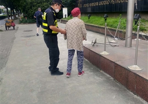 助人為樂展風(fēng)采系列——宗保公司駐高橋市容項(xiàng)目隊(duì)員幫助迷路老人