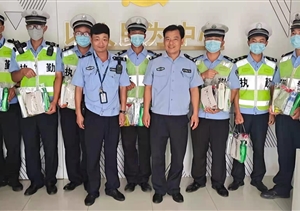 余杭區(qū)中泰街道交警工作站領(lǐng)導(dǎo)慰問民泰隊(duì)員