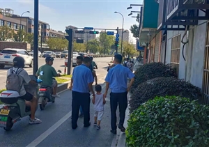 男童與家人走散 隊員熱心幫尋家人 —中泰交管輔助項目隊員幫助男